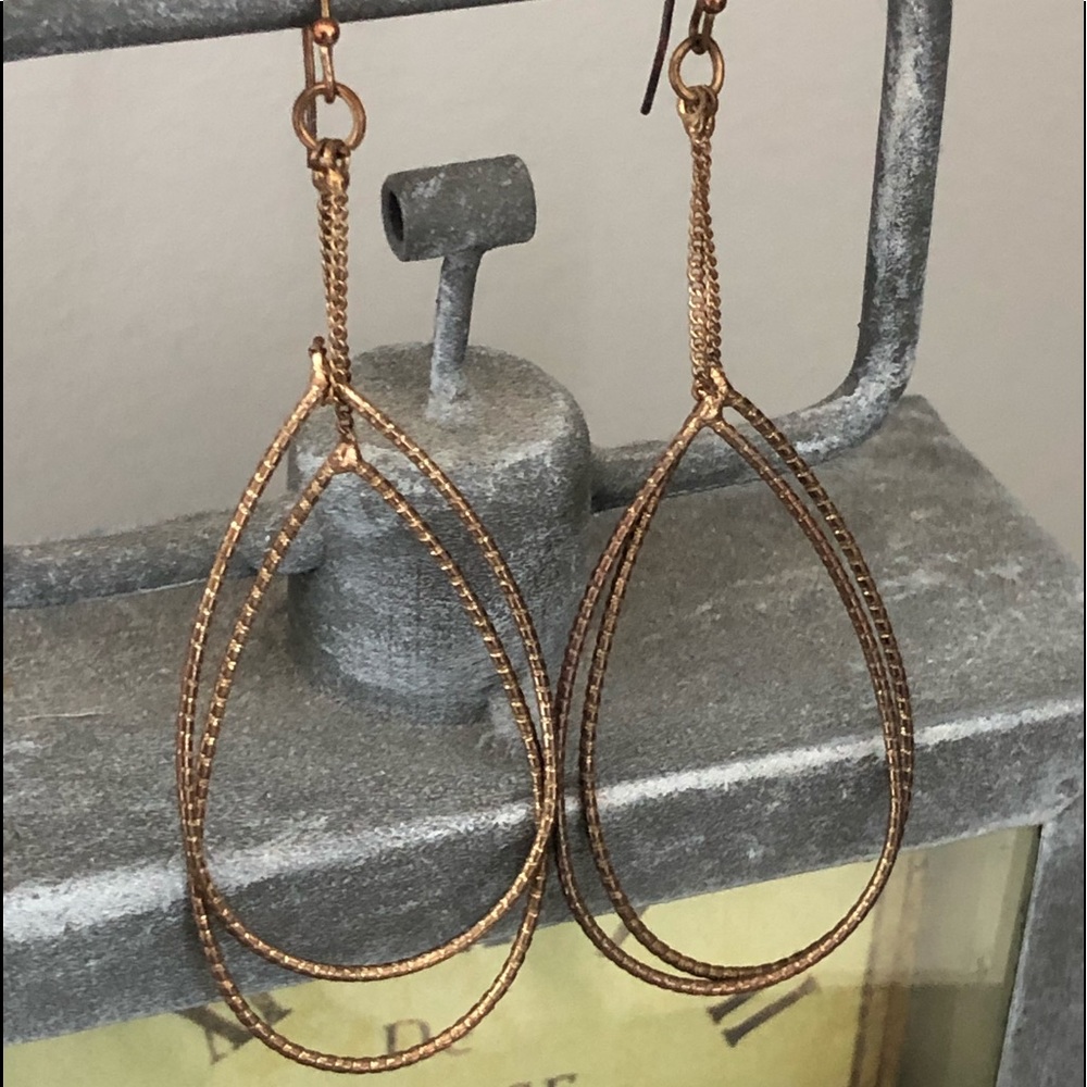 Golden bronze dangles